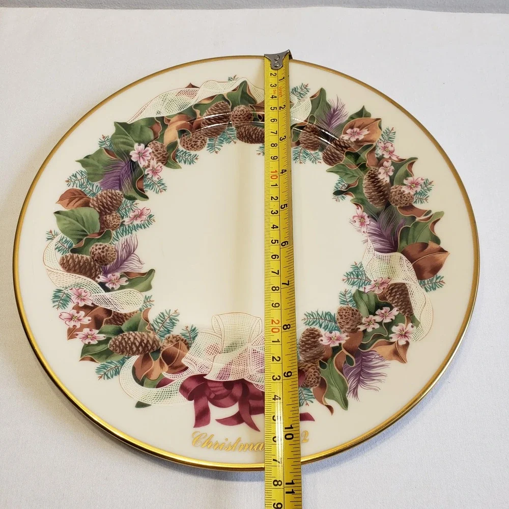 Lenox Wreath Plate 1992 North Carolina Colonial Christmas Ivory Gold